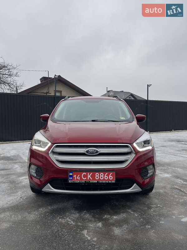 Позашляховик / Кросовер Ford Escape 2017 в Чернівцях