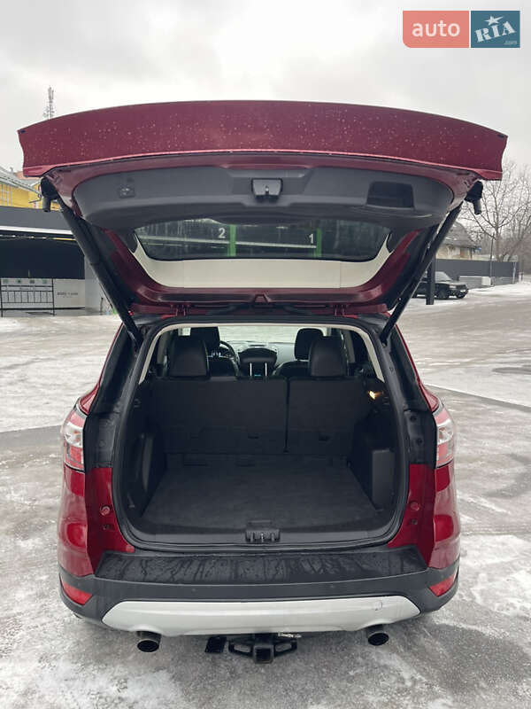 Позашляховик / Кросовер Ford Escape 2017 в Чернівцях