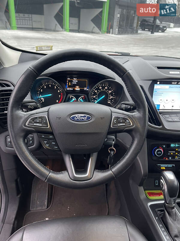 Позашляховик / Кросовер Ford Escape 2017 в Чернівцях