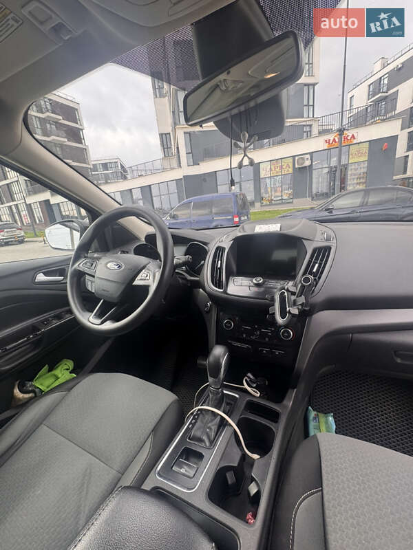 Внедорожник / Кроссовер Ford Escape 2019 в Львове