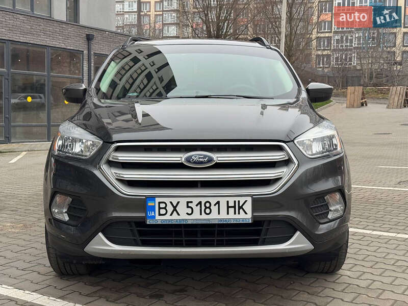 Внедорожник / Кроссовер Ford Escape 2018 в Хмельницком