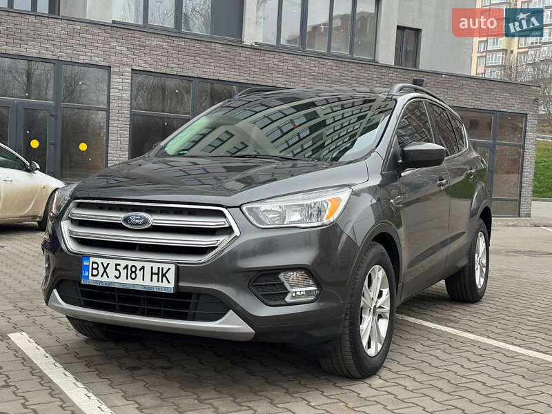 Внедорожник / Кроссовер Ford Escape 2018 в Хмельницком