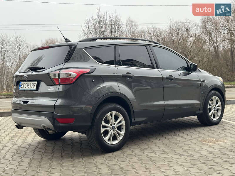 Внедорожник / Кроссовер Ford Escape 2018 в Хмельницком