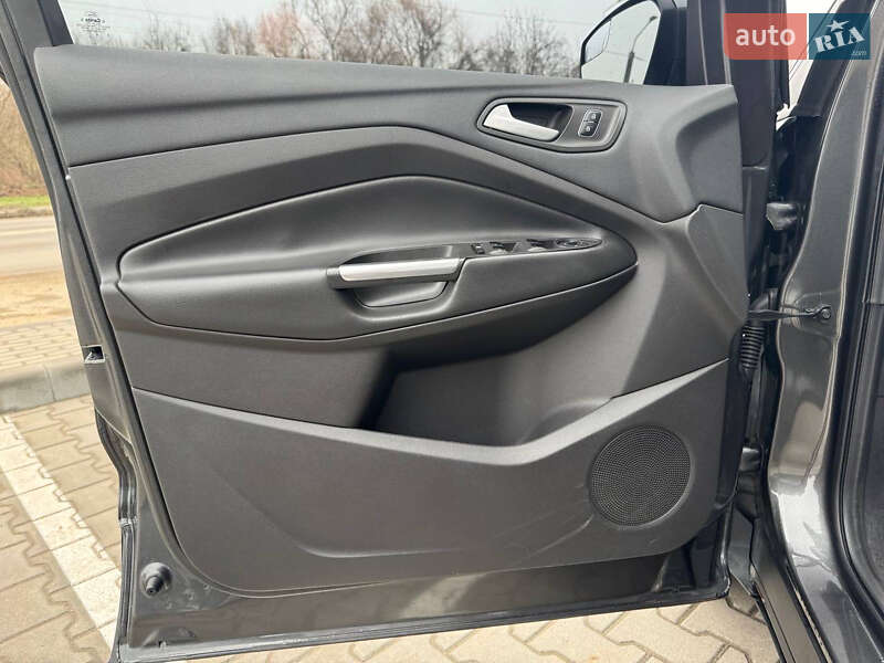 Внедорожник / Кроссовер Ford Escape 2018 в Хмельницком