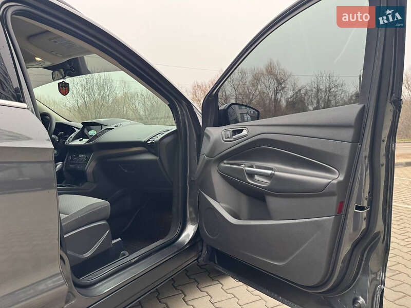 Внедорожник / Кроссовер Ford Escape 2018 в Хмельницком