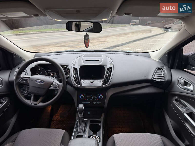 Внедорожник / Кроссовер Ford Escape 2018 в Хмельницком