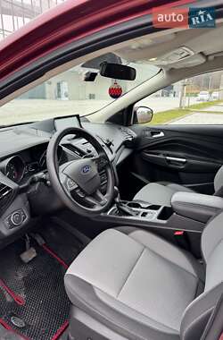 Позашляховик / Кросовер Ford Escape 2017 в Одесі