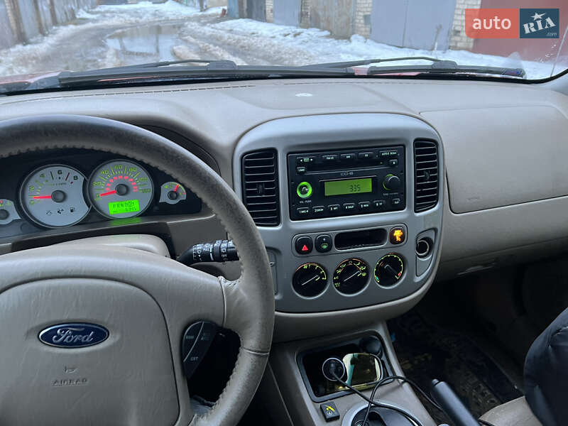 Позашляховик / Кросовер Ford Escape 2006 в Сумах
