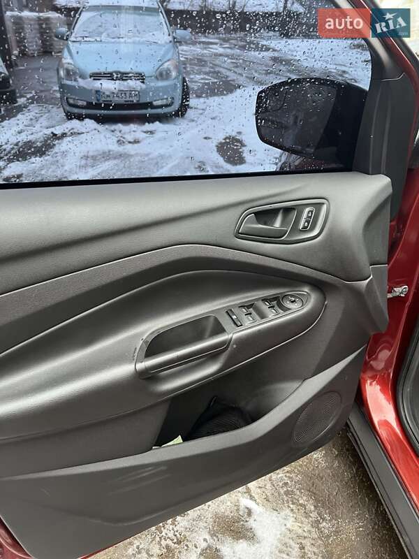 Позашляховик / Кросовер Ford Escape 2015 в Києві