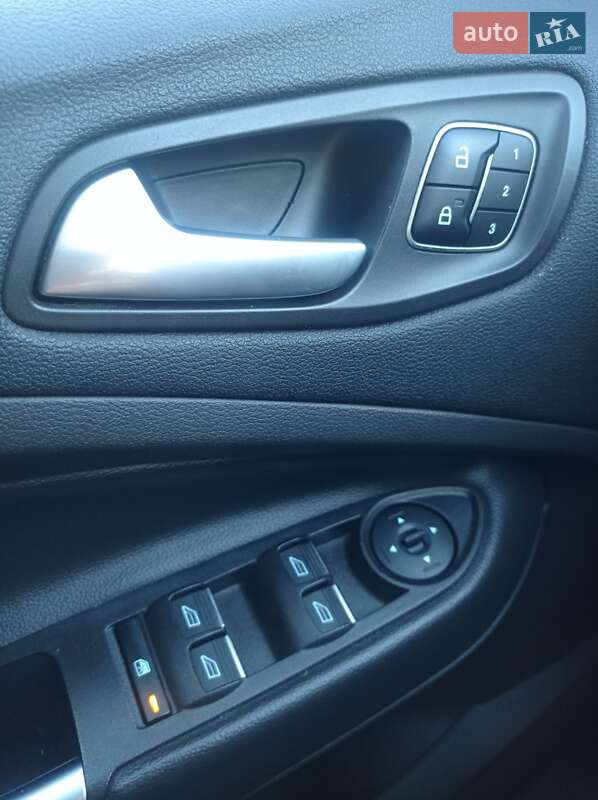 Позашляховик / Кросовер Ford Escape 2017 в Конотопі фото 56 Позашляховик / Кросовер Ford Escape 2017 в Конотопі