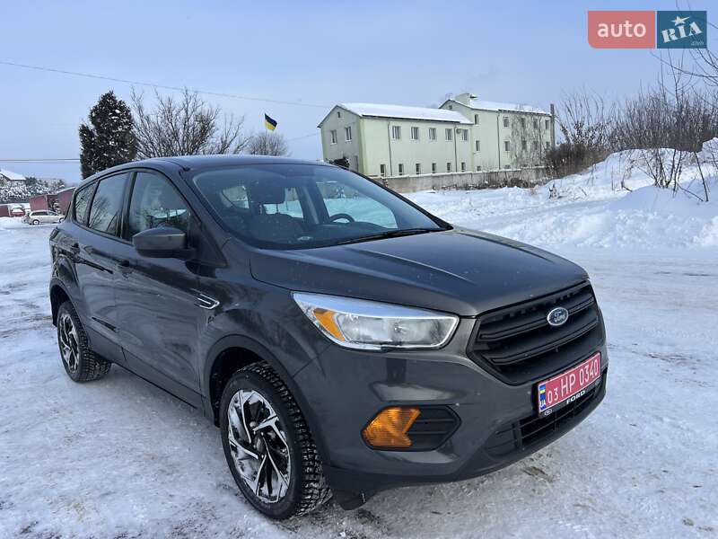 Позашляховик / Кросовер Ford Escape 2017 в Рівному