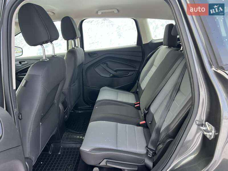 Позашляховик / Кросовер Ford Escape 2017 в Рівному