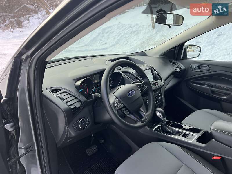 Позашляховик / Кросовер Ford Escape 2017 в Рівному