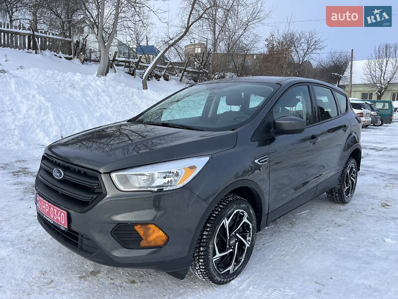 Позашляховик / Кросовер Ford Escape 2017 в Рівному