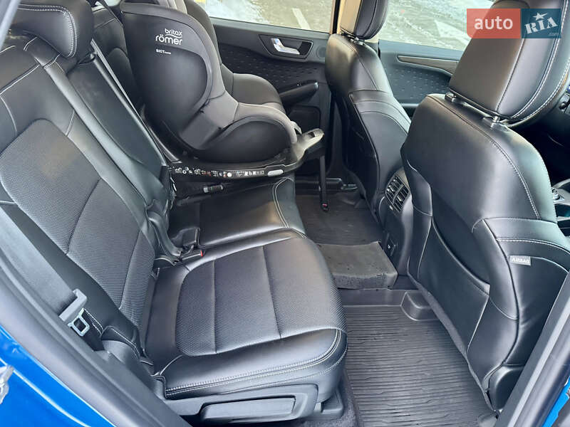 Внедорожник / Кроссовер Ford Escape 2019 в Киеве