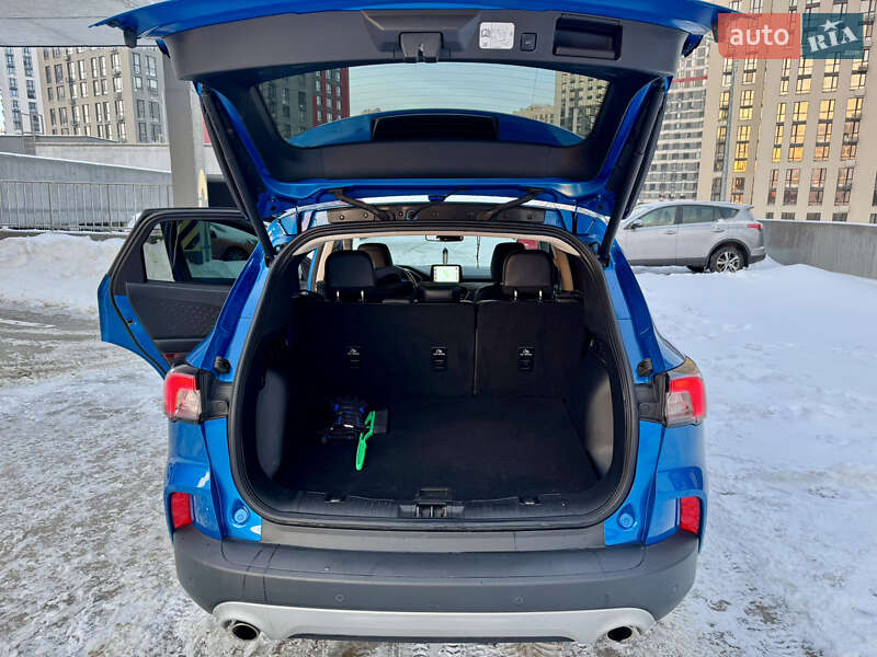 Внедорожник / Кроссовер Ford Escape 2019 в Киеве