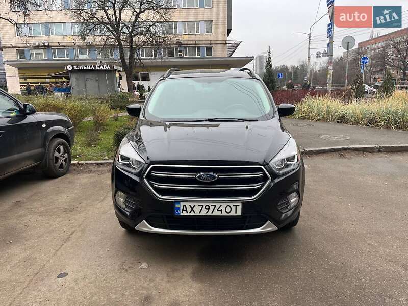 Внедорожник / Кроссовер Ford Escape 2018 в Киеве