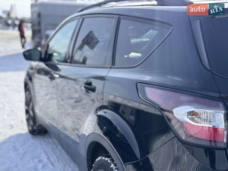 Внедорожник / Кроссовер Ford Escape 2018 в Ивано-Франковске