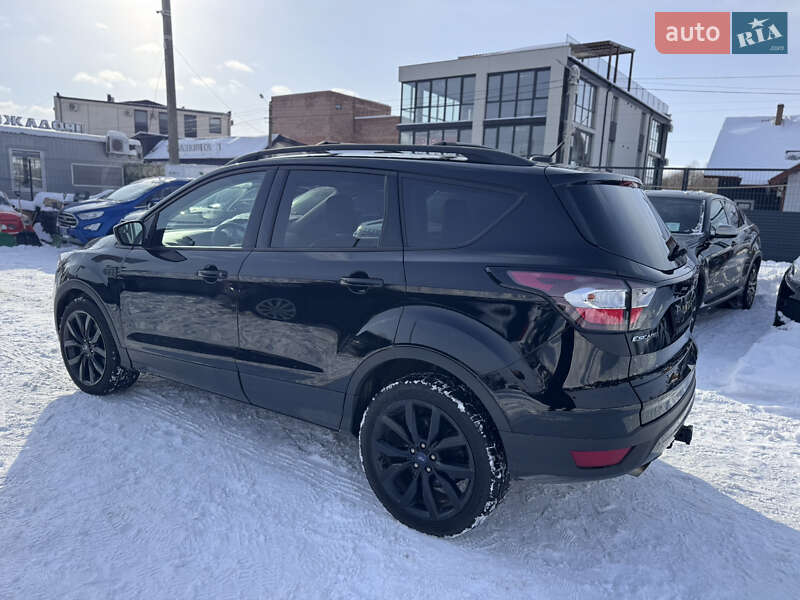 Внедорожник / Кроссовер Ford Escape 2018 в Ивано-Франковске