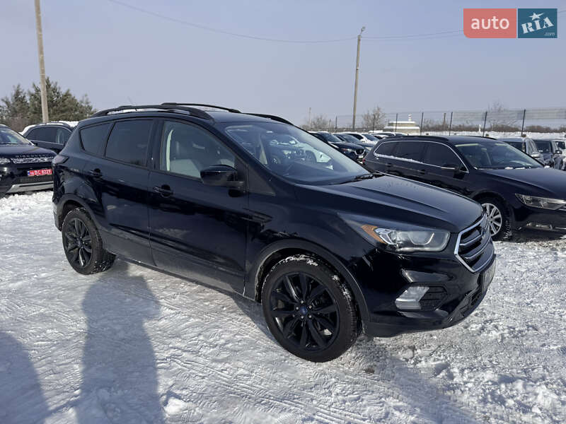 Внедорожник / Кроссовер Ford Escape 2018 в Ивано-Франковске