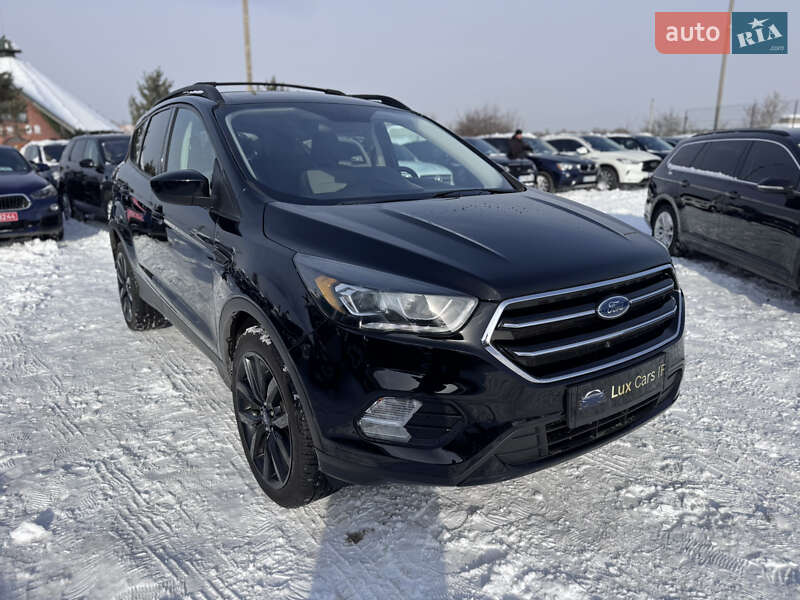 Внедорожник / Кроссовер Ford Escape 2018 в Ивано-Франковске