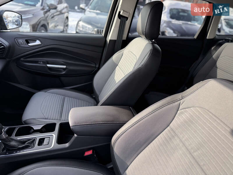 Внедорожник / Кроссовер Ford Escape 2018 в Ивано-Франковске