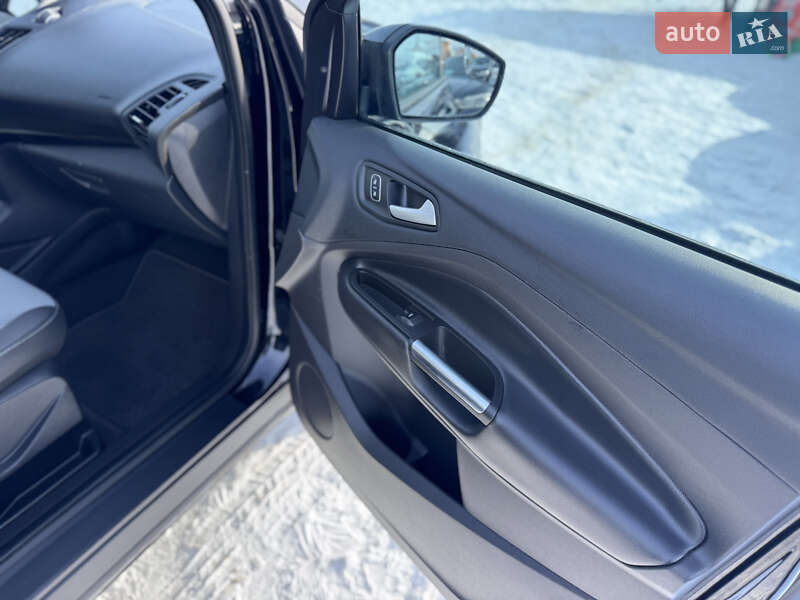 Внедорожник / Кроссовер Ford Escape 2018 в Ивано-Франковске