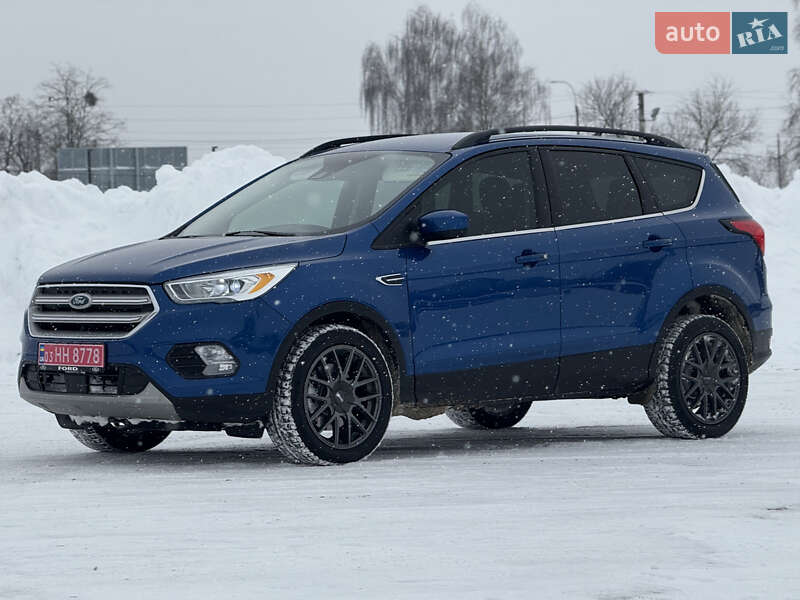 Позашляховик / Кросовер Ford Escape 2019 в Рівному