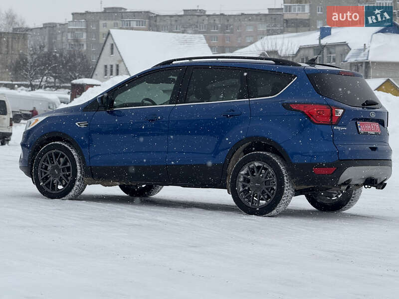 Позашляховик / Кросовер Ford Escape 2019 в Рівному