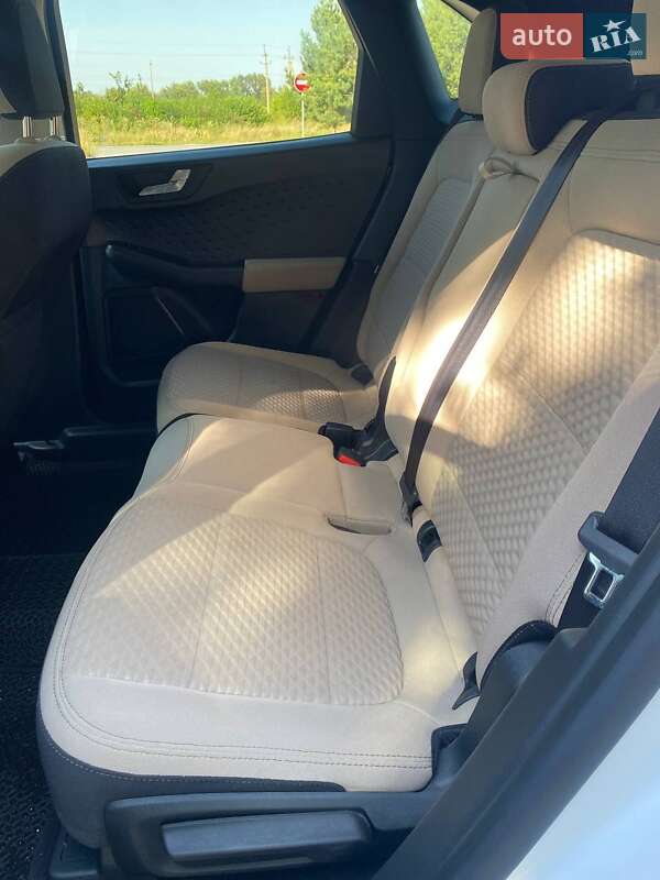 Внедорожник / Кроссовер Ford Escape 2019 в Львове