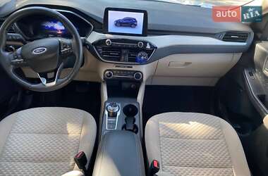 Внедорожник / Кроссовер Ford Escape 2019 в Золочеве