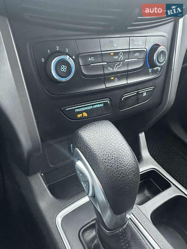 Внедорожник / Кроссовер Ford Escape 2017 в Снятине