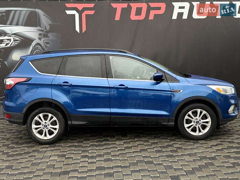 Внедорожник / Кроссовер Ford Escape 2018 в Львове
