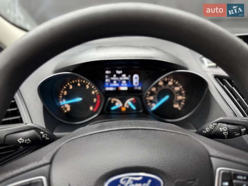 Внедорожник / Кроссовер Ford Escape 2018 в Львове