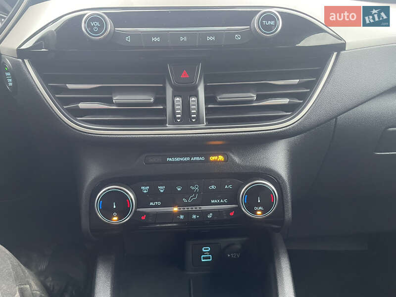 Внедорожник / Кроссовер Ford Escape 2022 в Чернигове