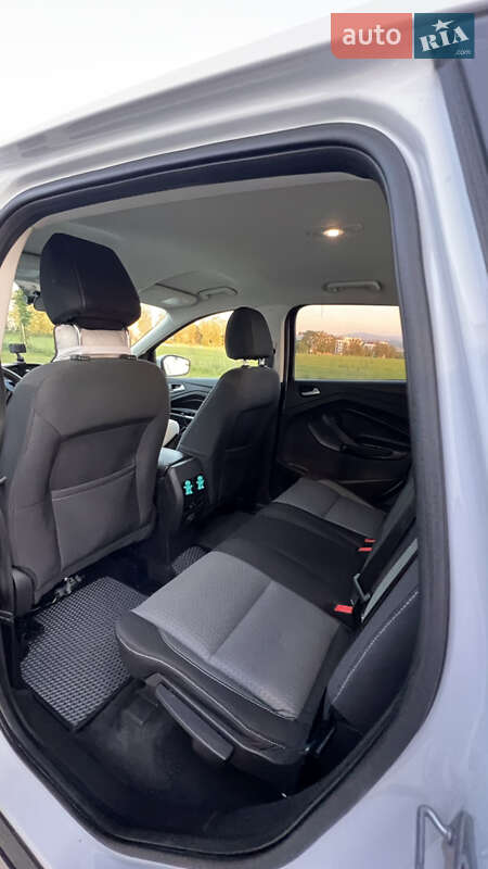 Позашляховик / Кросовер Ford Escape 2016 в Рівному