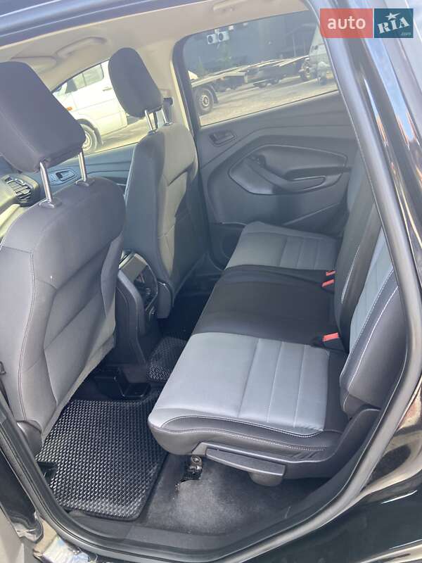 Внедорожник / Кроссовер Ford Escape 2019 в Ровно