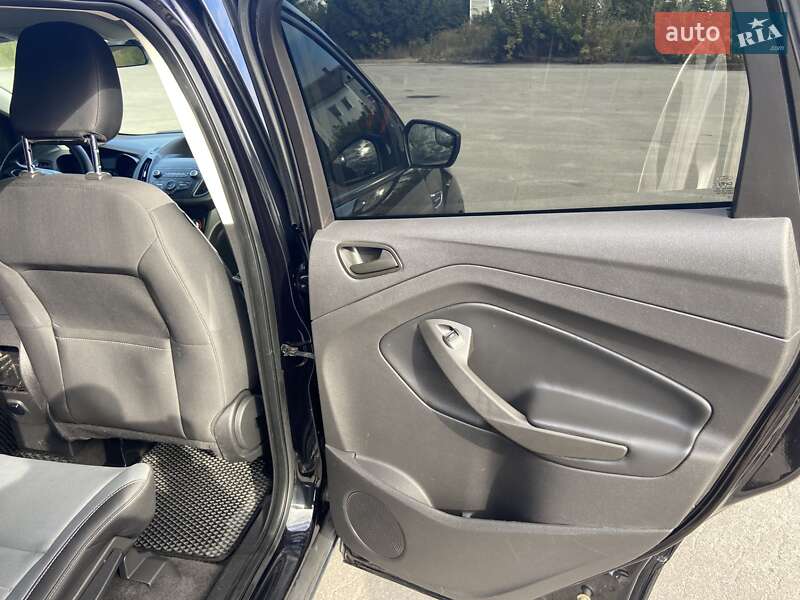 Внедорожник / Кроссовер Ford Escape 2019 в Ровно