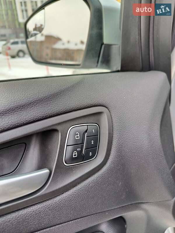 Внедорожник / Кроссовер Ford Escape 2018 в Броварах