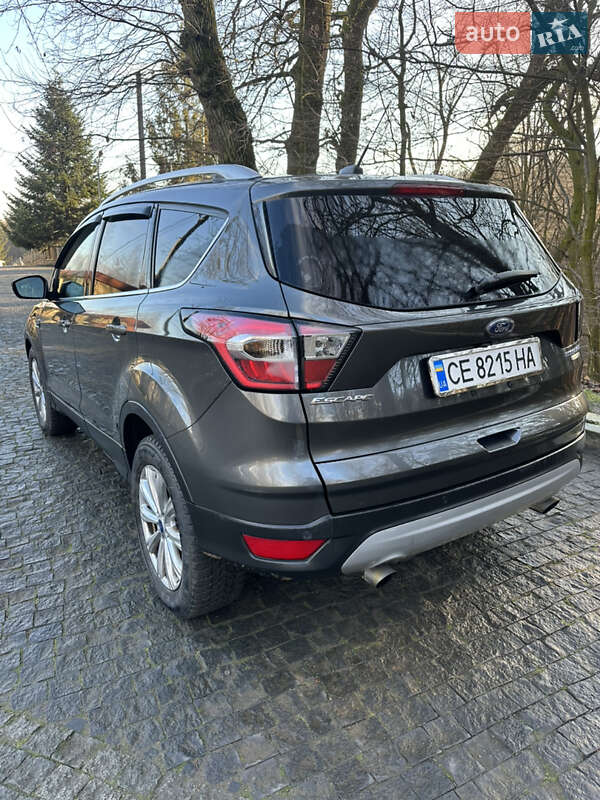 Позашляховик / Кросовер Ford Escape 2017 в Чернівцях