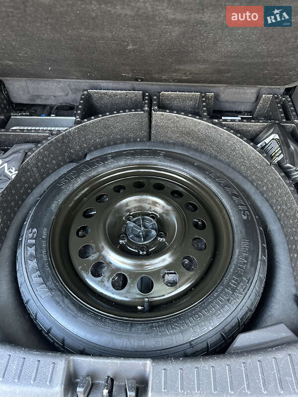 Позашляховик / Кросовер Ford Escape 2017 в Чернівцях