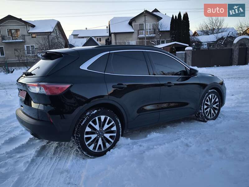 Позашляховик / Кросовер Ford Escape 2020 в Івано-Франківську
