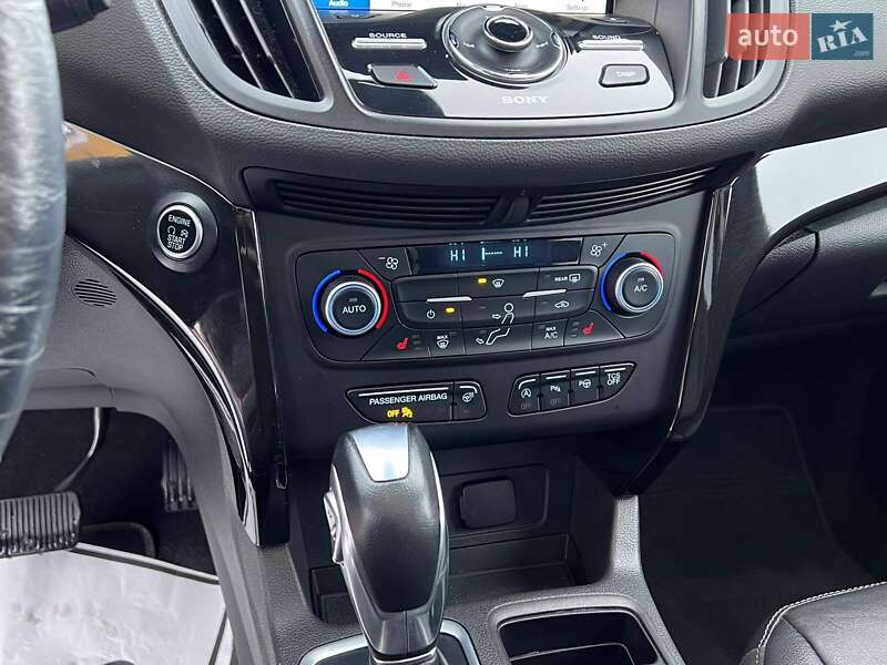 Позашляховик / Кросовер Ford Escape 2018 в Луцьку