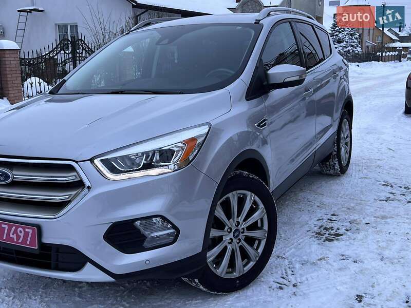 Позашляховик / Кросовер Ford Escape 2018 в Луцьку