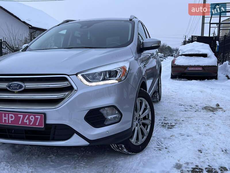 Позашляховик / Кросовер Ford Escape 2018 в Луцьку