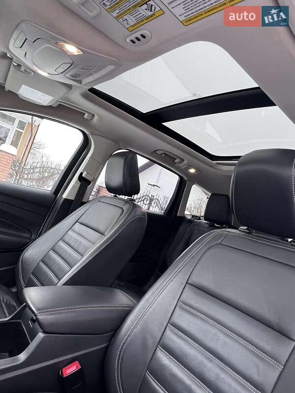 Позашляховик / Кросовер Ford Escape 2018 в Луцьку