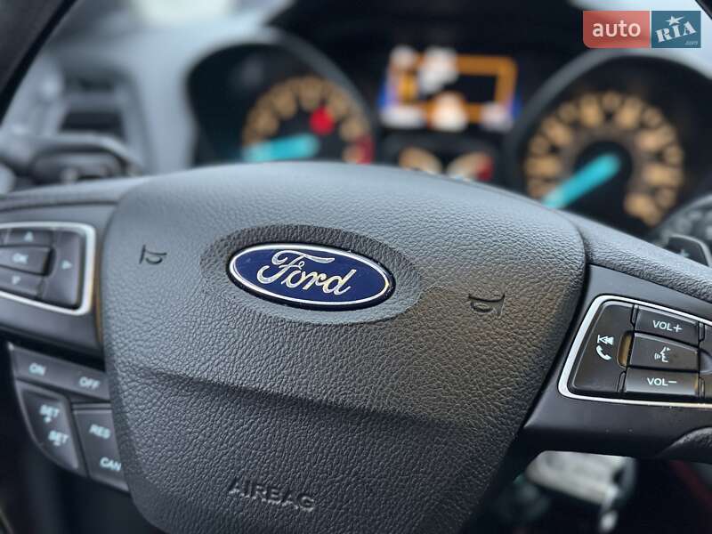 Позашляховик / Кросовер Ford Escape 2017 в Миргороді