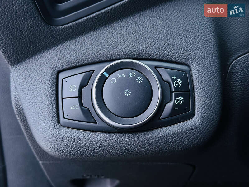 Внедорожник / Кроссовер Ford Escape 2017 в Харькове