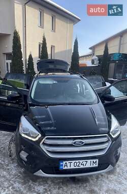 Позашляховик / Кросовер Ford Escape 2017 в Івано-Франківську