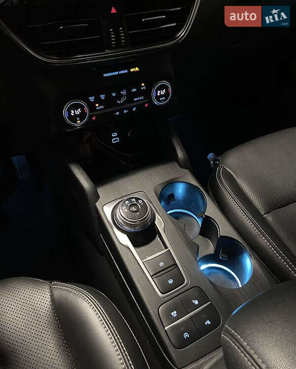 Внедорожник / Кроссовер Ford Escape 2021 в Киеве